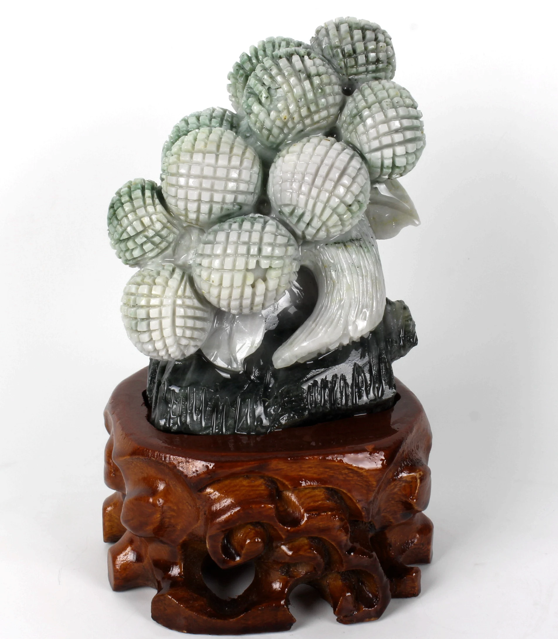 

Chinese Dushan Jade Handmade Exquisitely Carved Lychee Pattern Statue Home decoration Ornaments Exhibits