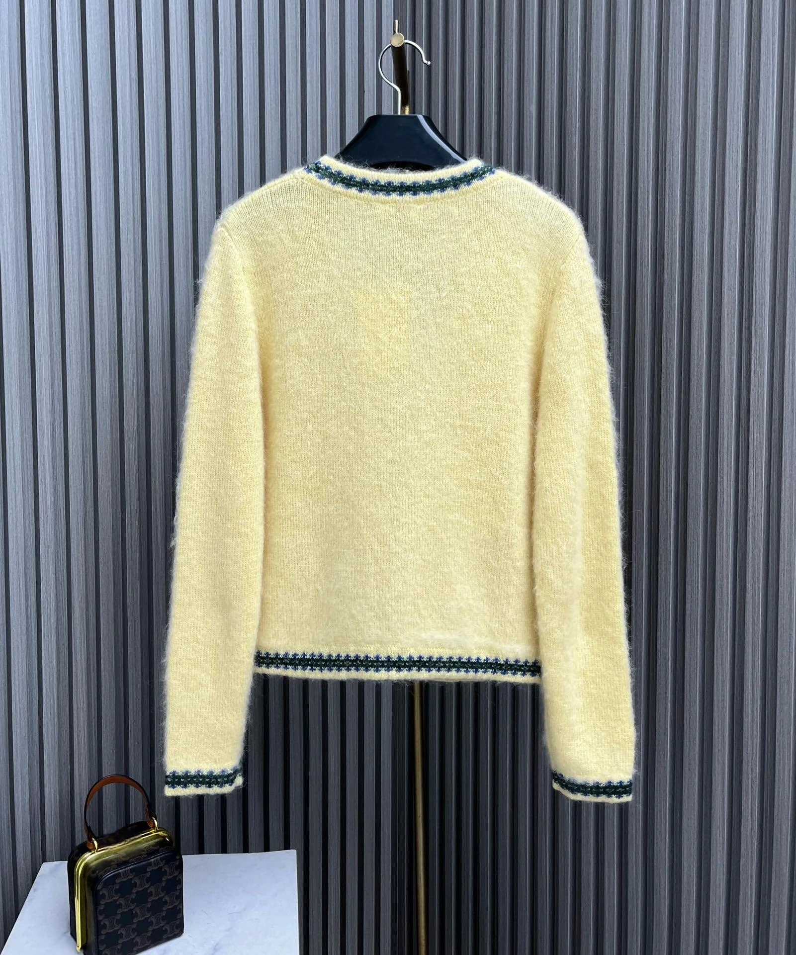 

23 Autumn/Winter New Goose Yellow Knit with Dark Blue Stripes on the Front for Youth and Vitality Imported Mohair Material Cardi