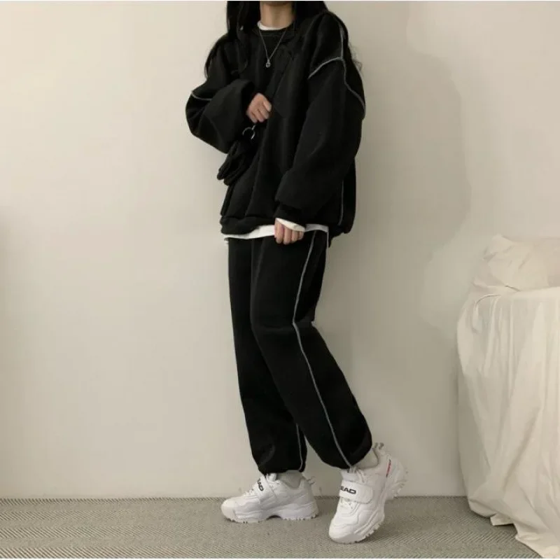 thumbnail image 1 of 2024 Nuevo traje deportivo informal de primavera y otoño para mujer, estilo coreano, holgado, adelgazante, moderno, conjunto de 2 piezas antienvejecimiento, 1 of 5