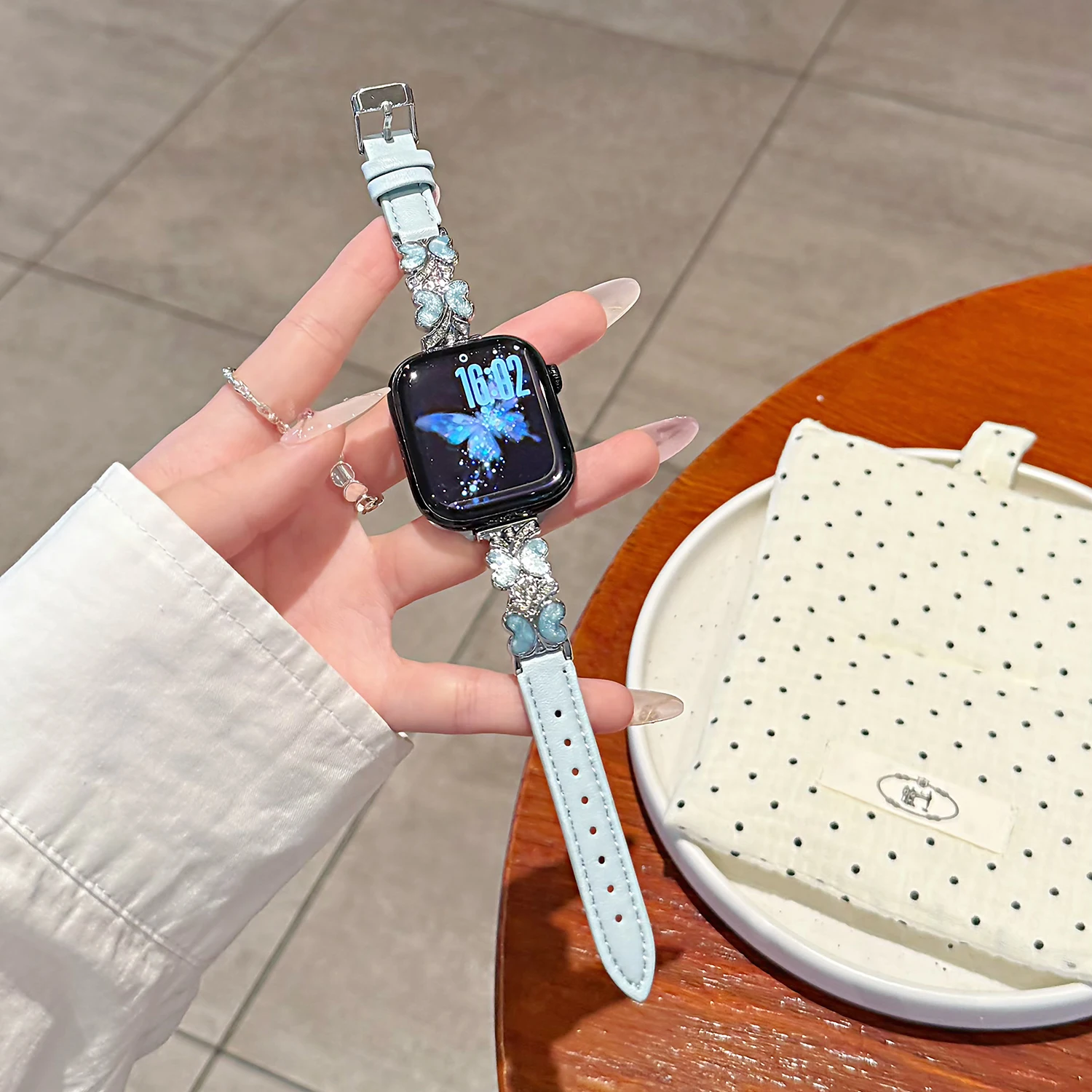 Chic Butterfly Leather Strap for Smartwatch - Cute and Stylish Girl's Accessory