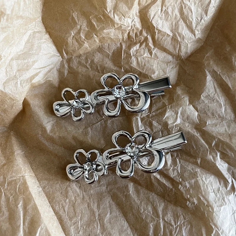 

2pcs New Korean Y2k Metal Flower Rhinestone Hairpin for Girl Women Temperament Duck Mouth Bangs Clip Hairclips Headwear