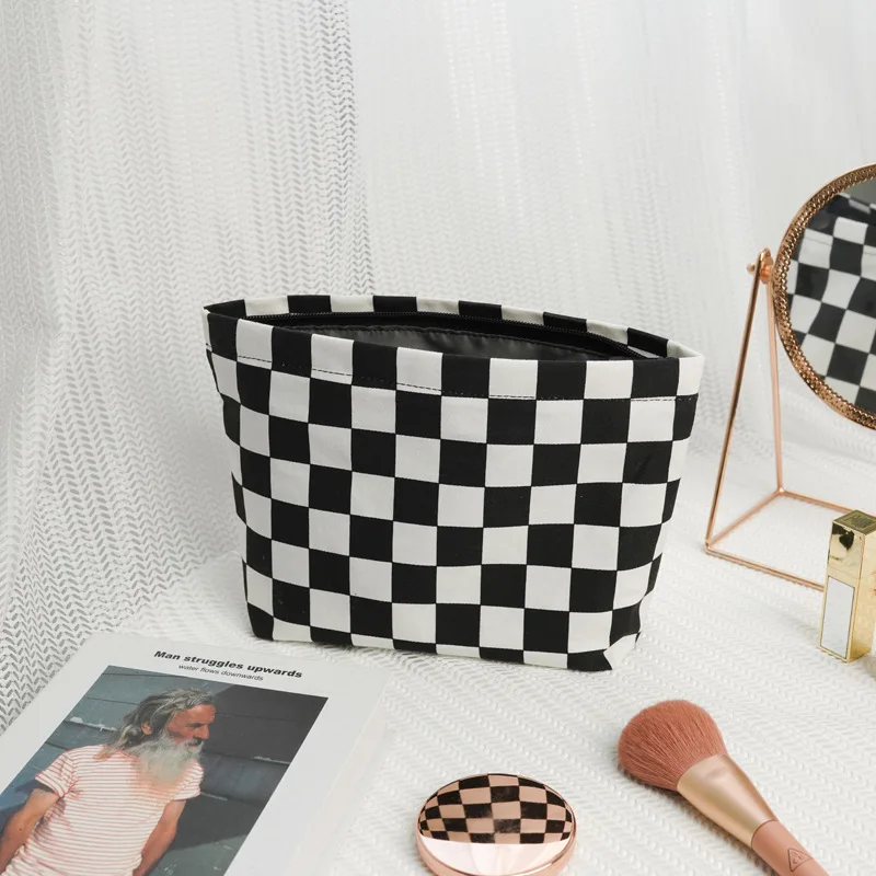 

Black And White Check Makeup Bag Large Capacity Lotion Makeup Brush Bag Storage Bag Portable Canvas Cosmetic Bag