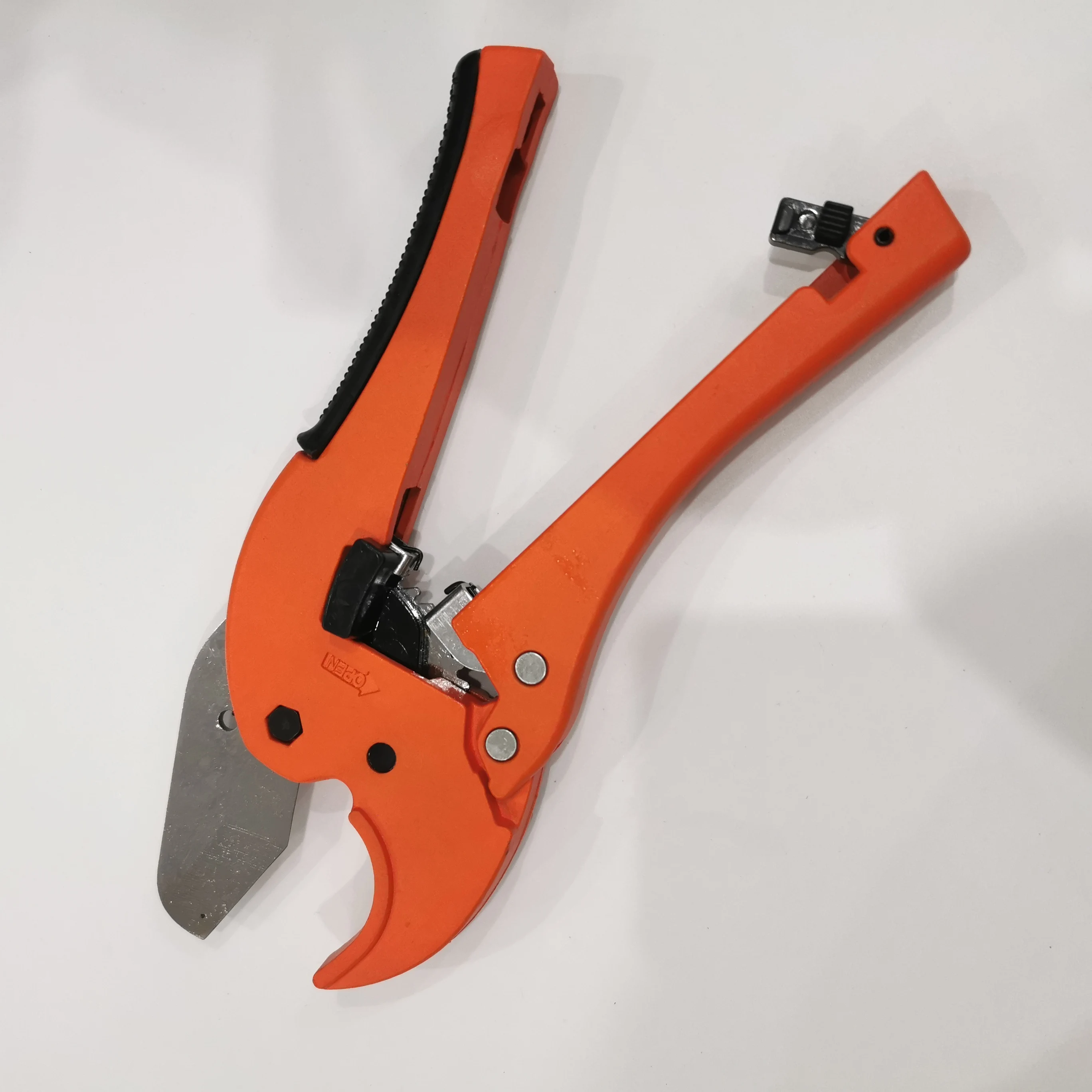 PEX1632 Clamping Tool | Plumbing Crimping Tool for 16–32mm Rehau System Pipe Fittings detail image 5