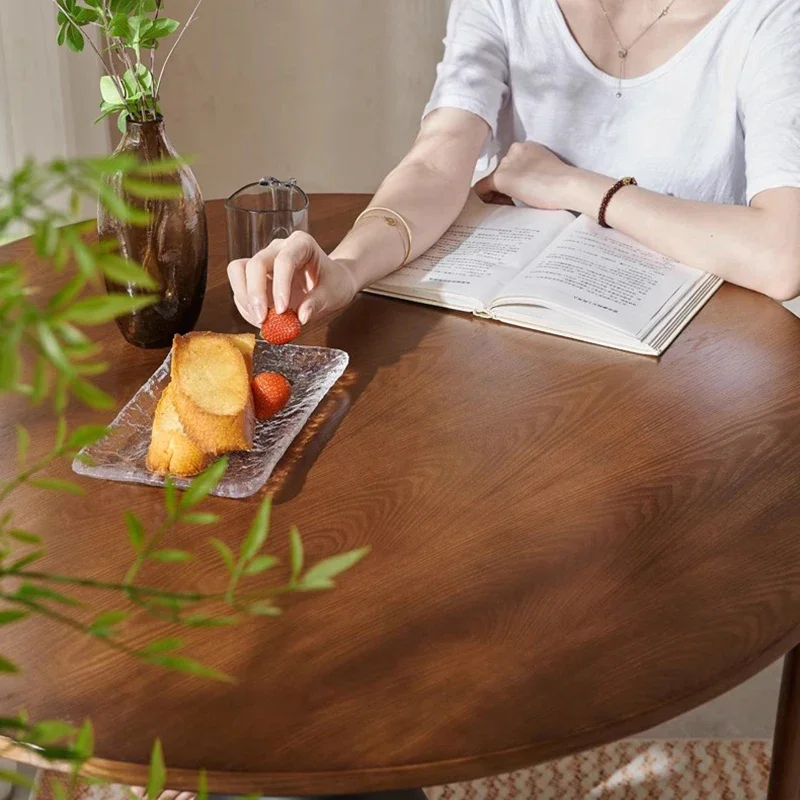 Рисунок 4 - Минималистский дизайнерский стенд