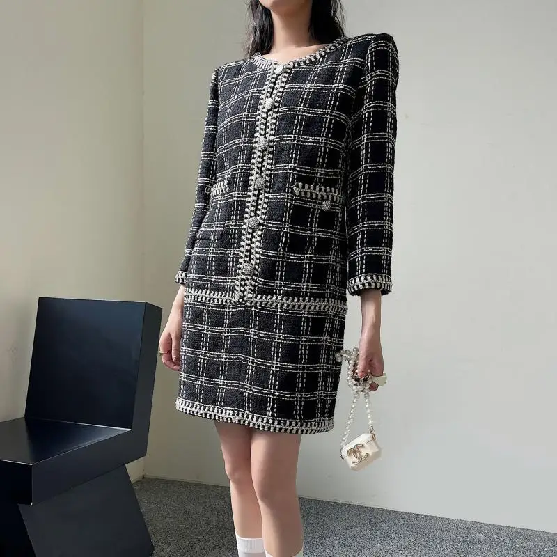 

Fashion Black White Plaid Tweed Collarless Wrist Sleeve Diamond Button Retro Luxury Women Autumn Brand New Birthday Dress 2023