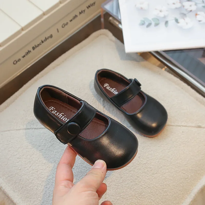 thumbnail image 1 of Zapatos de cuero para niños de estilo coreano, nuevos zapatos individuales para primavera y otoño para mujer, fondo suave poco profundo a la moda para bebés, 1 of 4