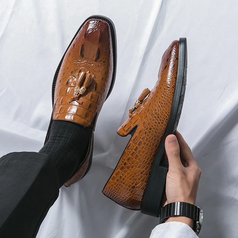 

Luxury Designer Flats Men Crocodile Pattern Casual Shoes Soft Fashion Loafers Slip-on Male Driving pointed Toe Flat Heel Footwea