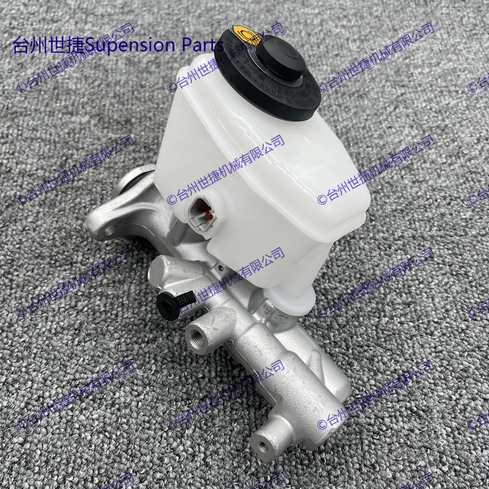 Brake Master Cylinder for Toyota 4RUNNER HILUX VII 2.7 3.0 3.4 1995-2015 47201-3D360