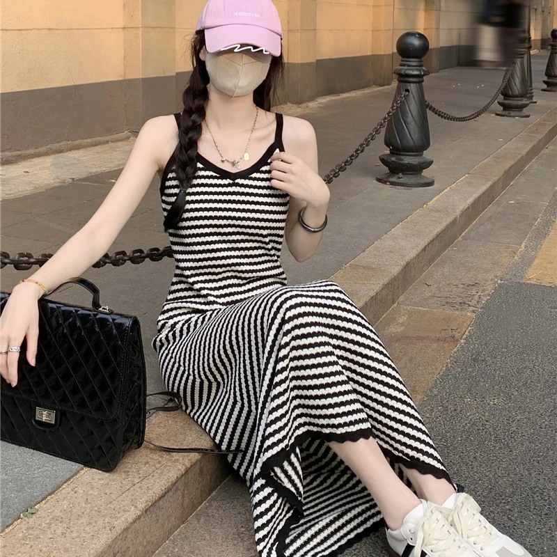 

Женское трикотажное платье в полоску, с V-образным вырезом и завышенной талией