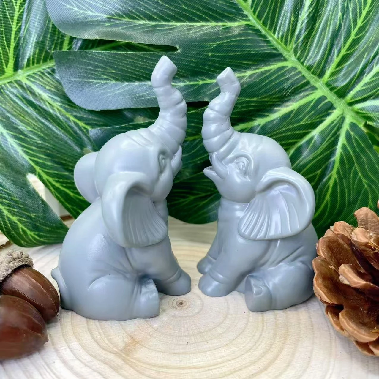 1 figura coleccionable, adornos creativos de elefante de tres colores gris, dorado y negro, significado auspicioso, artesanía exquisita, adornos de escritorio de oficina, decoración de jardín, vitalidad natural en el espacio, los mejores regalos navideños para amigos y familiares