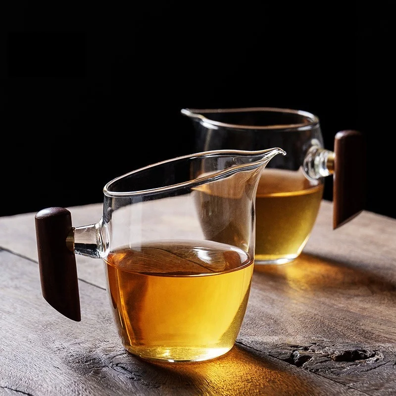 

Side Wooden Handle Glass Justice Cup Household Tea Sea Set High Borosilicate Kung Fu