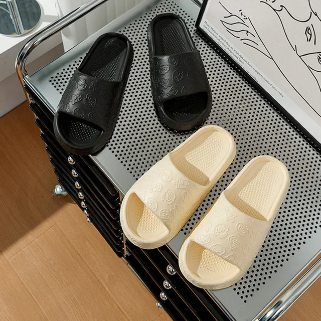 2024 New Summer Home Indoor Slides Men Women Flat Slippers Cute Cartoon Non-Slip Outdoor Beach Slides Shoes Shower Bath Slippers 5