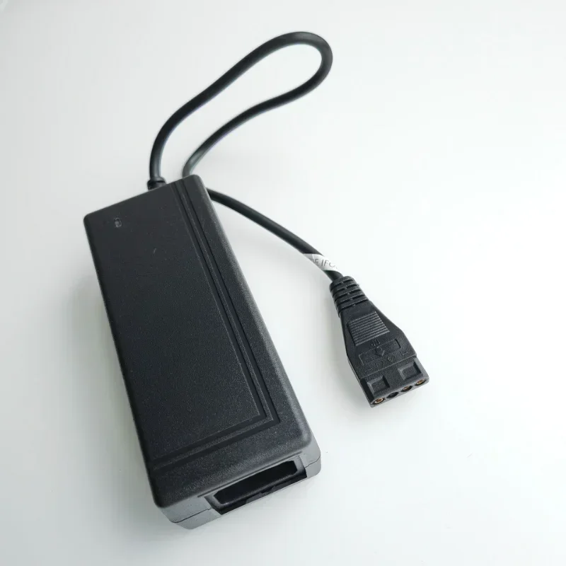 PVf07 Alimentatore power supply 12v 5A 220v connettore power plug mini din 4 pin