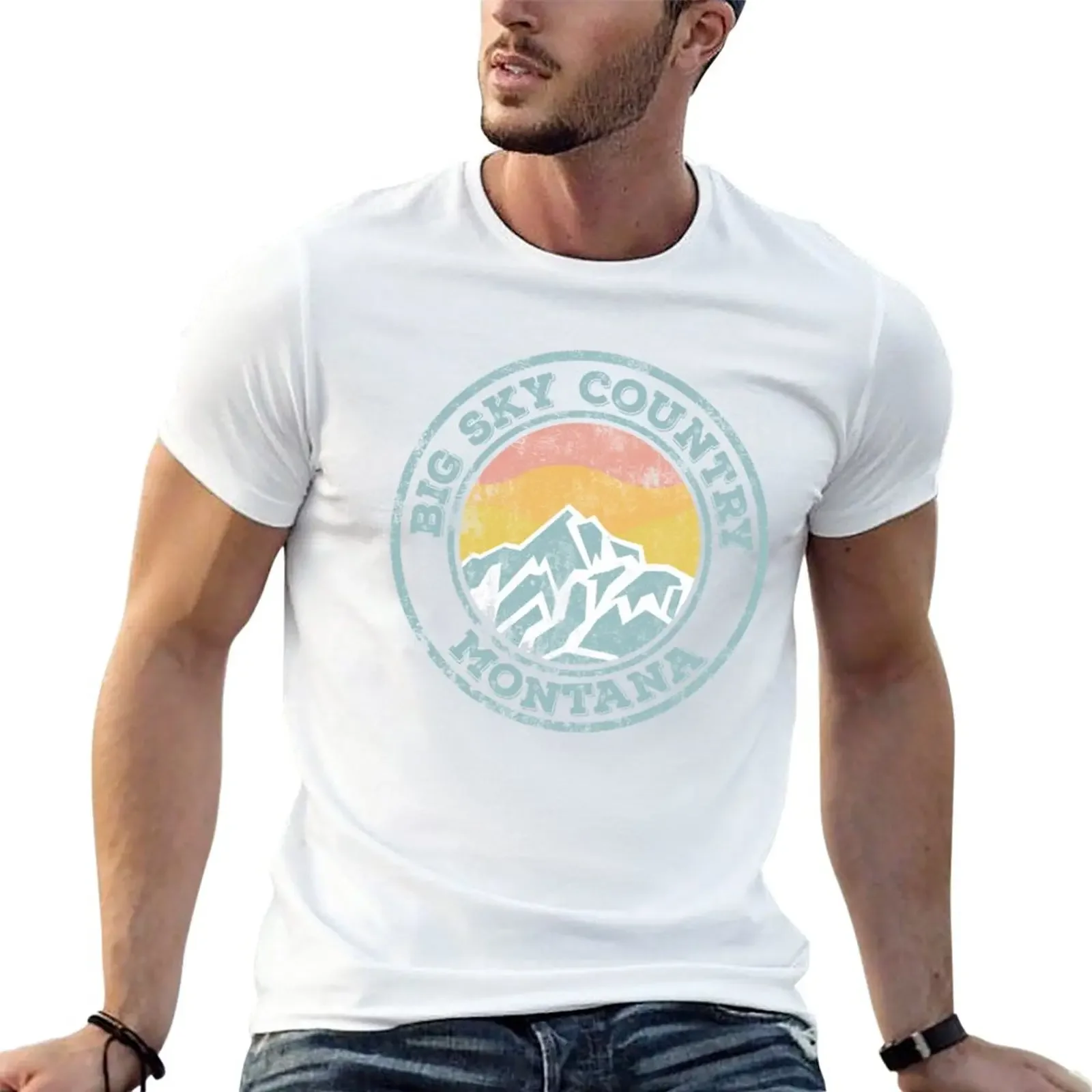

Montana Big Sky Country Mountains Hiking Outdoors Adventure Vintage Retro Grunge United States USA Graphic Tee T-Shirt