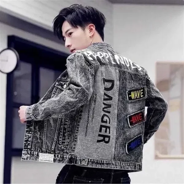 thumbnail image 1 of Chaqueta vaquera para hombre con empalmes de otoño y estampados, abrigos vaqueros para hombre, novedad en ropa de diseñador, moda rockera, Joker, lujo, estilo coreano, 1 of 5