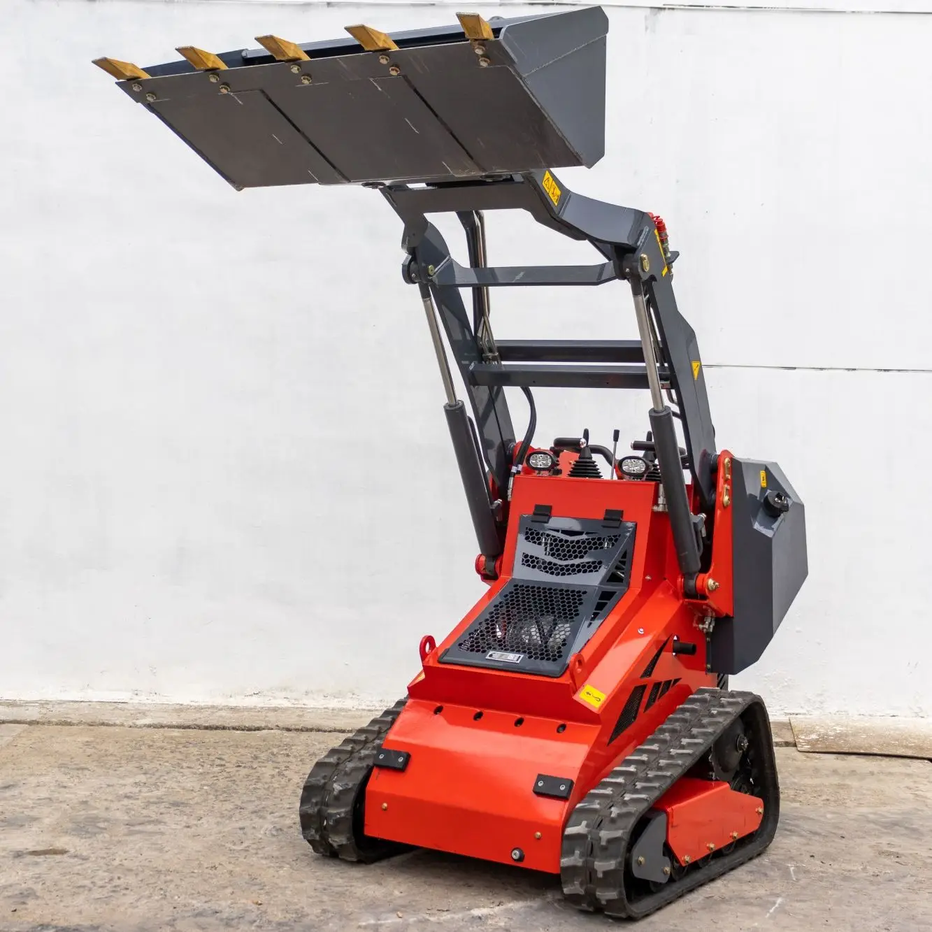 CheapestPriceTrackedMiniSkidSteerSmallWheelLoaderWalking