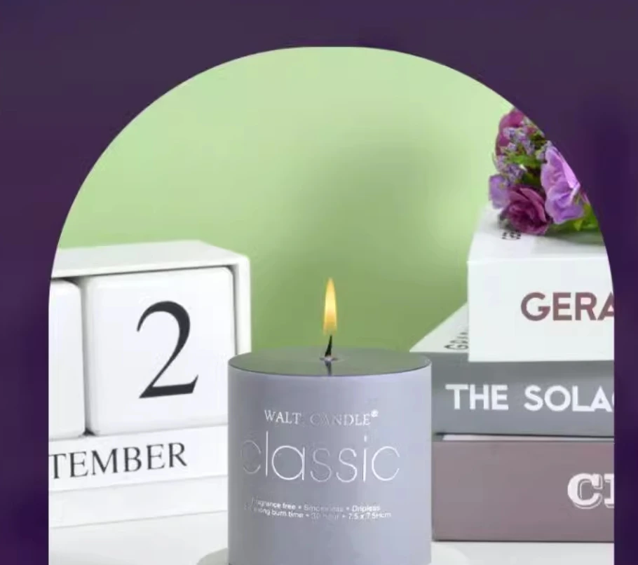Cylindrical high-value romantic aromatherapy candles for smoking and sleep aid, French desktop candles for home use