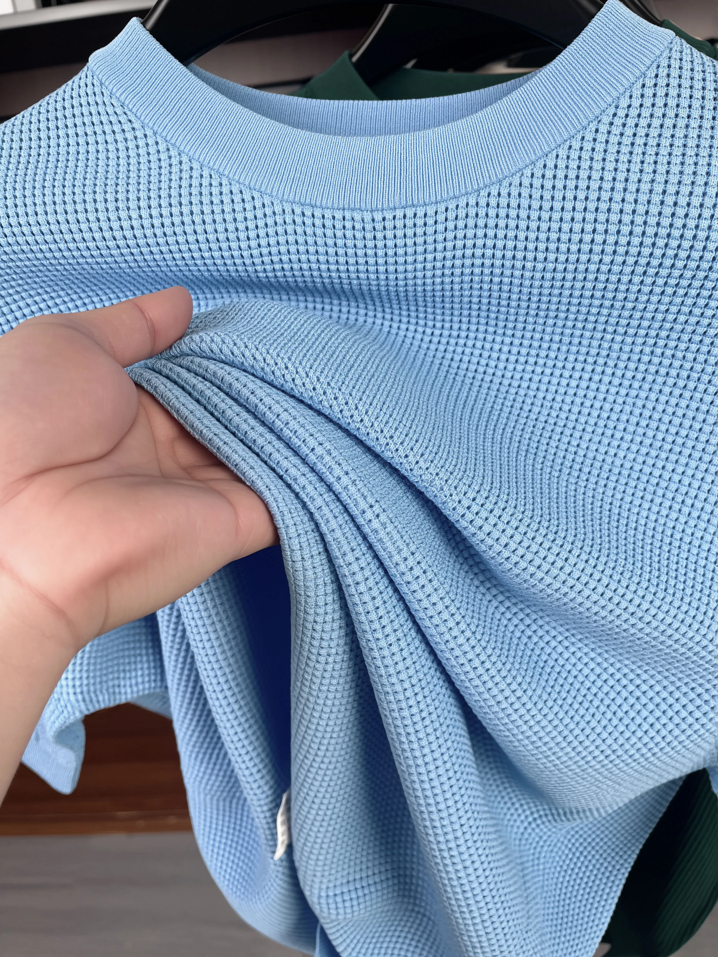 Hochwertiges Gestricktes Kurzarm-T-Shirt für Herren Sommer Trendiges Klassisches Einfarbiges Koreanisches Lässiges Bequemes Atmungsaktives Rundhals-Oberteil – Detail 26