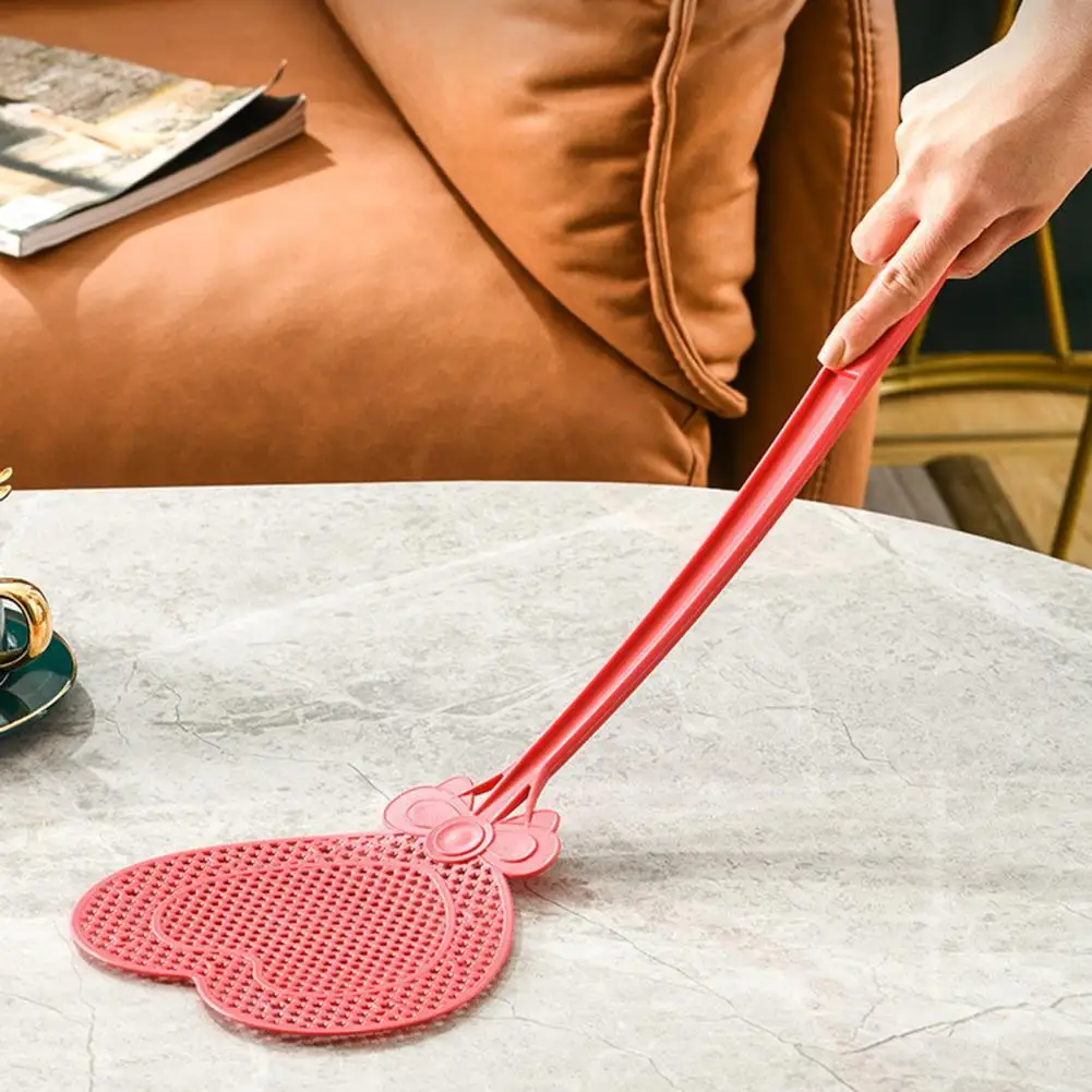 Summer Long Handle Fly Swatter Heart Shape Mosquito Swatter Manual PP Portable Pest Flapper for Daily