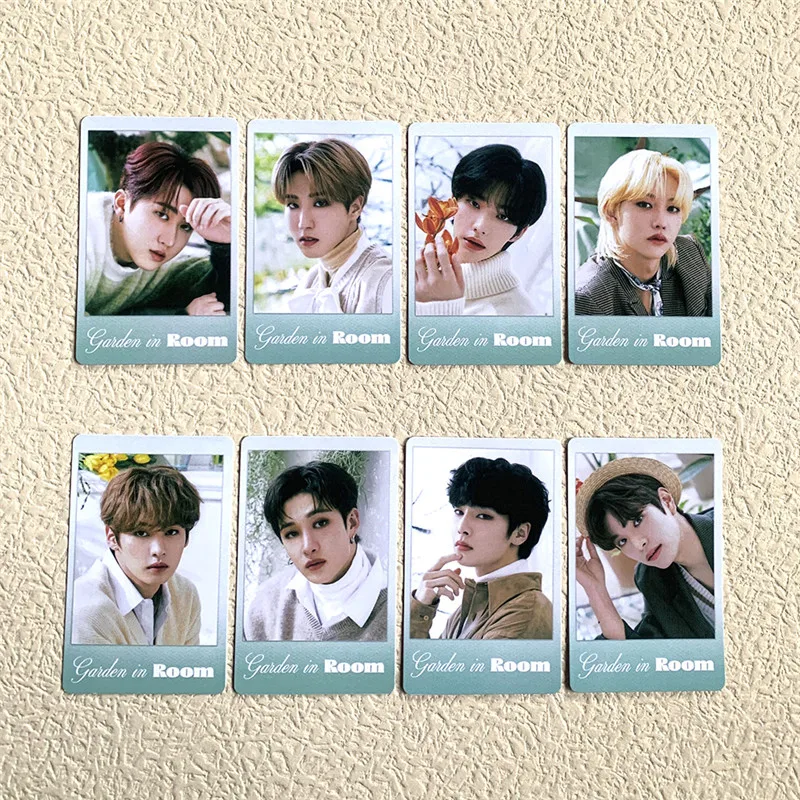 

8pcs/set KPOP Stray Kids Album 2022 Season's Greetings LOMO Cards HD Photocard Postcard Bang Chan Hwang Hyun-Jin Fans Collection