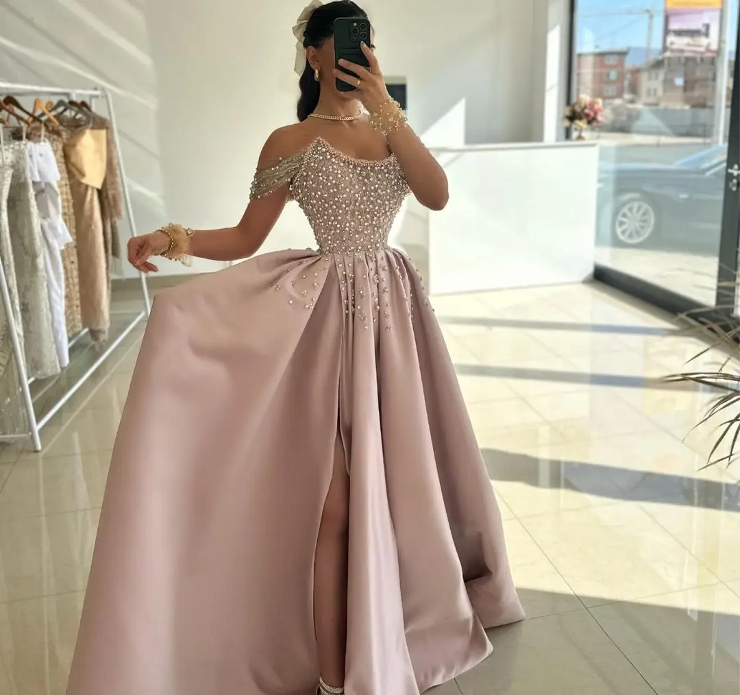 

Gorgeous Pink Evening Dresses Tulle Gloves Floor-Length Party Dress Long Sleeves Beads High Neck Formal Occasion Prom Dresses