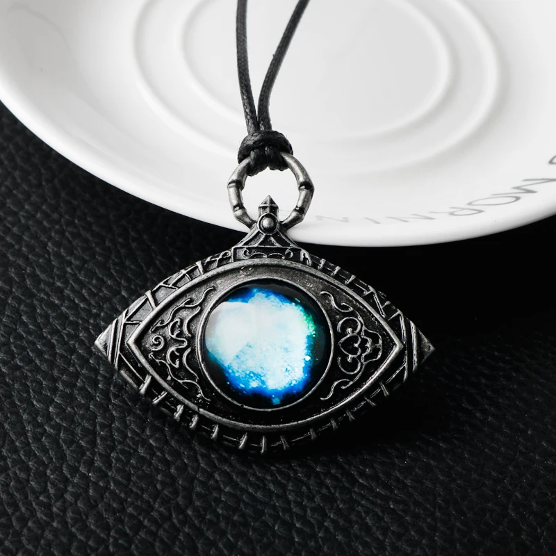 Game Bloodborne Cosmic Demon Eye Necklaces Crow Hunter Wheel Hunter Badge Pendant Necklace Fans Cosplay Props Jewelry Gift necklace pendant game necklace game cosplay props