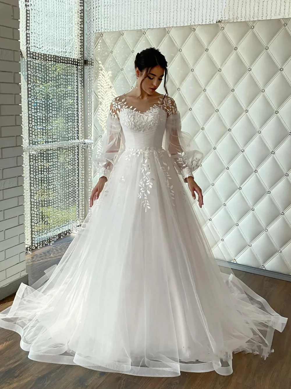

Modest O-neck Long Sleeves Wedding Dresses Classic Lace Applique Bride Robe Elegant A Line Tulle Long Bridal Gown Robe De Mariée