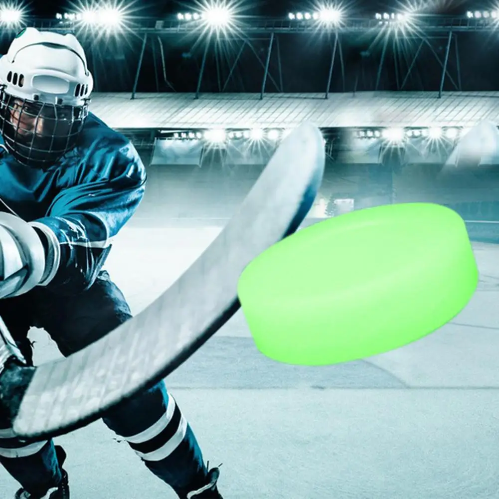 

10Pcs 72MM Hockey Ball Glow in The Dark Luminous Ice Hockey Pack Indoor Outdoor Light Up Green Street Sports Practice Ball