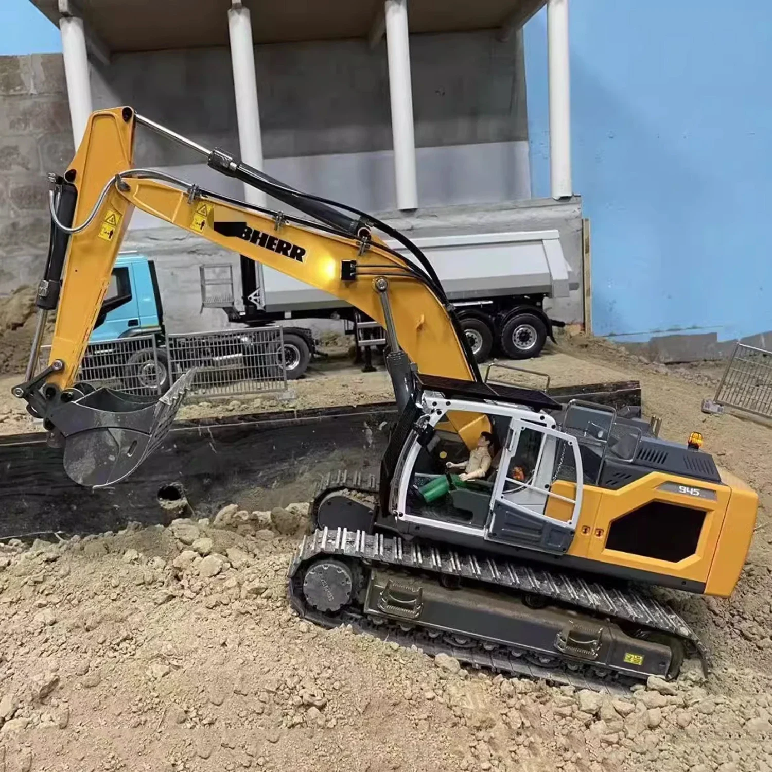 RC Excavator Hydraulic Model 1/14 945 RC Excavator Upgrade 5-way Valve PL18ev RC Engineering Excavator Metal Model Toy 3