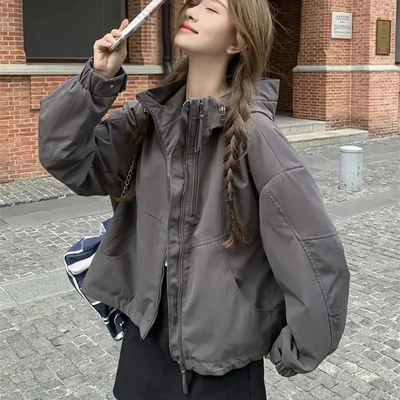 Flesh Covering Charge Coat Women's Spring Autumn 2023 New Loose Lazy Style Young Short Workwear Hooded Windbreaker Solid Color B