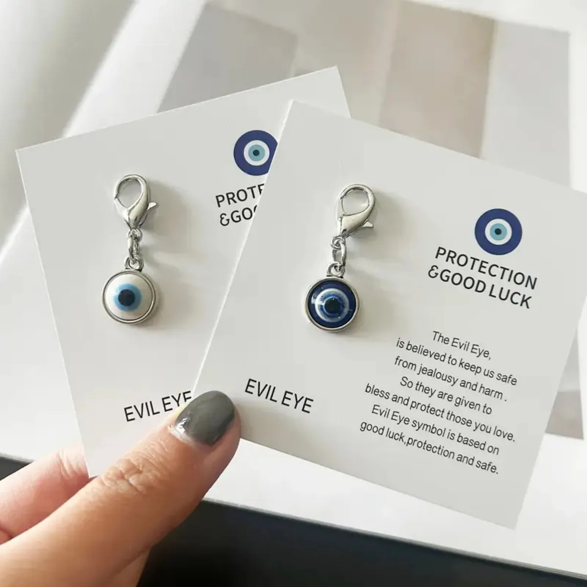 Neuer blauer Böses-Auge-Schlüsselanhänger, Schutz am Unglück, englische Glückskarte, exquisites Geschenk