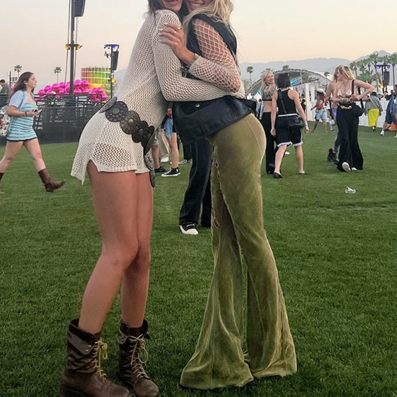 Рисунок 4 - Брюки-клеш Женские эластичные с заниженной талией