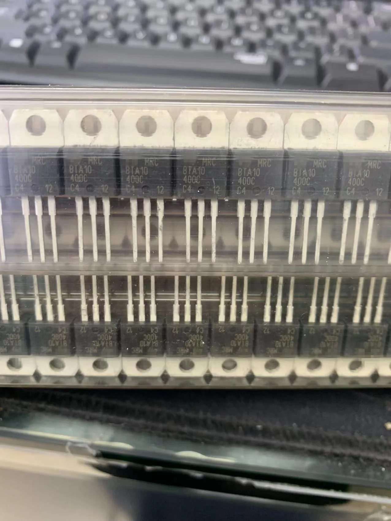 

BTA10-400C (5 шт.) оригинальный и актуальный запас