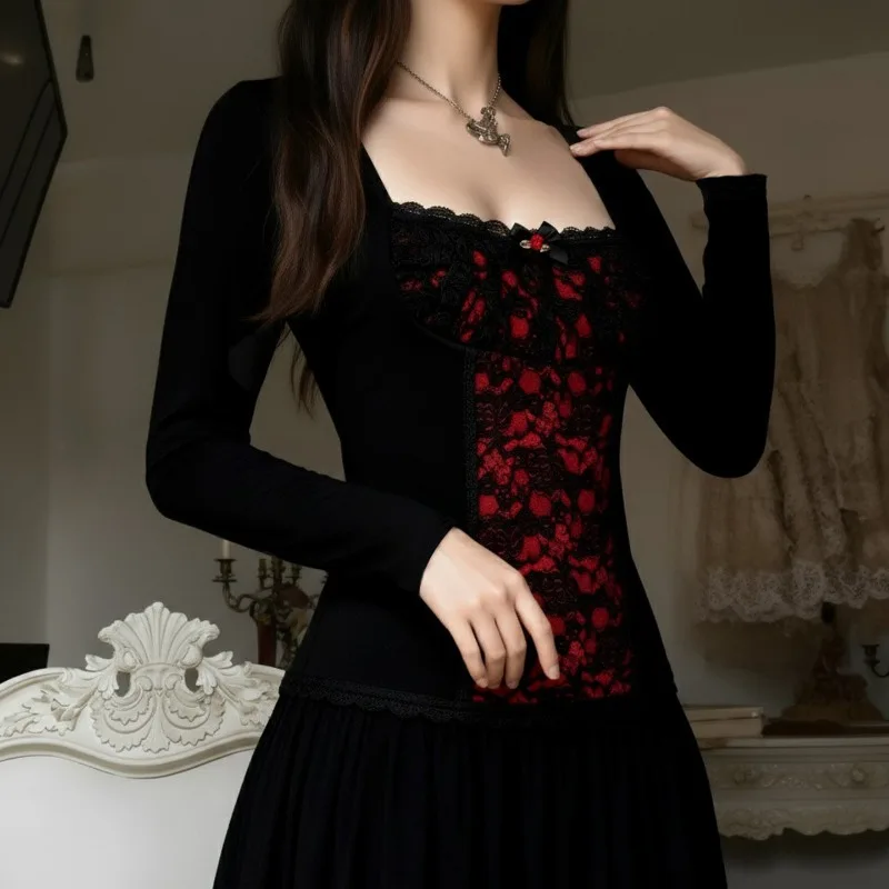 Gothic Lolita Rot-Schwarzes Spitzen-Patchwork Langarm-Oberteil Y2K Damen Quadratischer Ausschnitt Figurbetontes Gothic E-Girl Crop Top