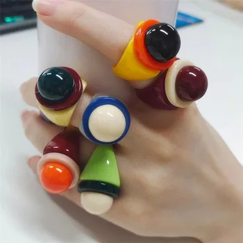 Nuovi anelli acrilici rotondi geometrici colorati a contrasto carini per regali di gioielli da viaggio per donne e ragazze