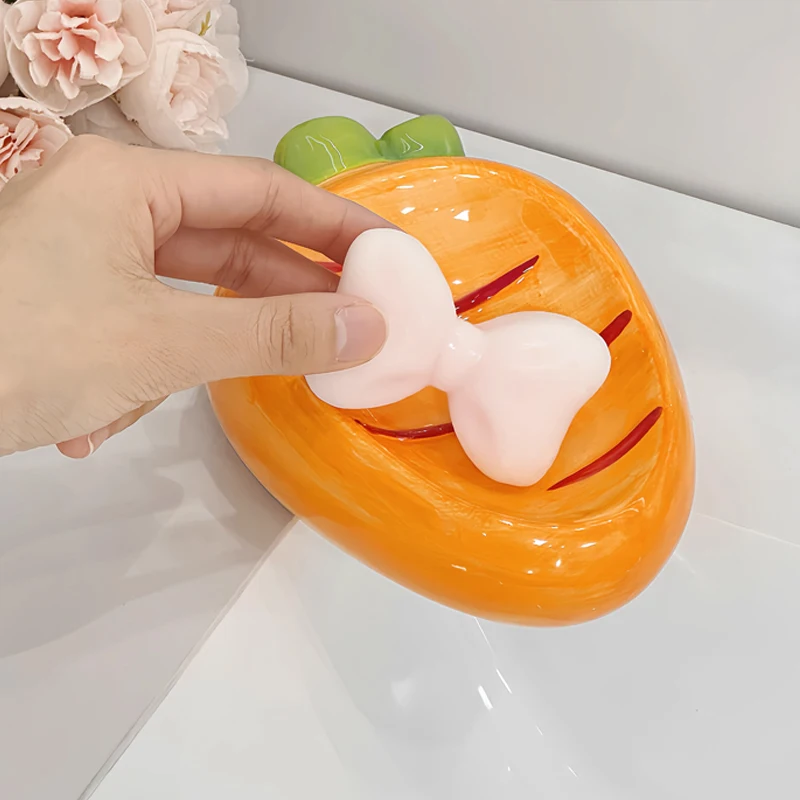 Ceramic Cute Cartoon Carrot Shaped Soap Dishes Storage Rack, Home Bathroom Supplies Creative Light Luxury Drain No Punching, 1Pc