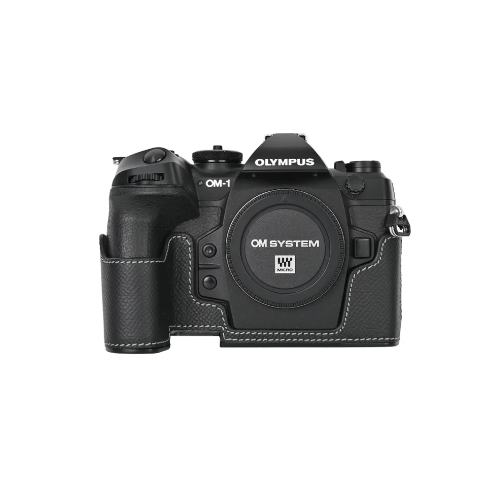 ★ OLYMPUS M-1 (革ケース付) + ★M-SYSTEM 50mm ☆ OLYMPUS M-1 (革ケース付) + ☆M-SYSTEM 50mm Olympus OM-1 with