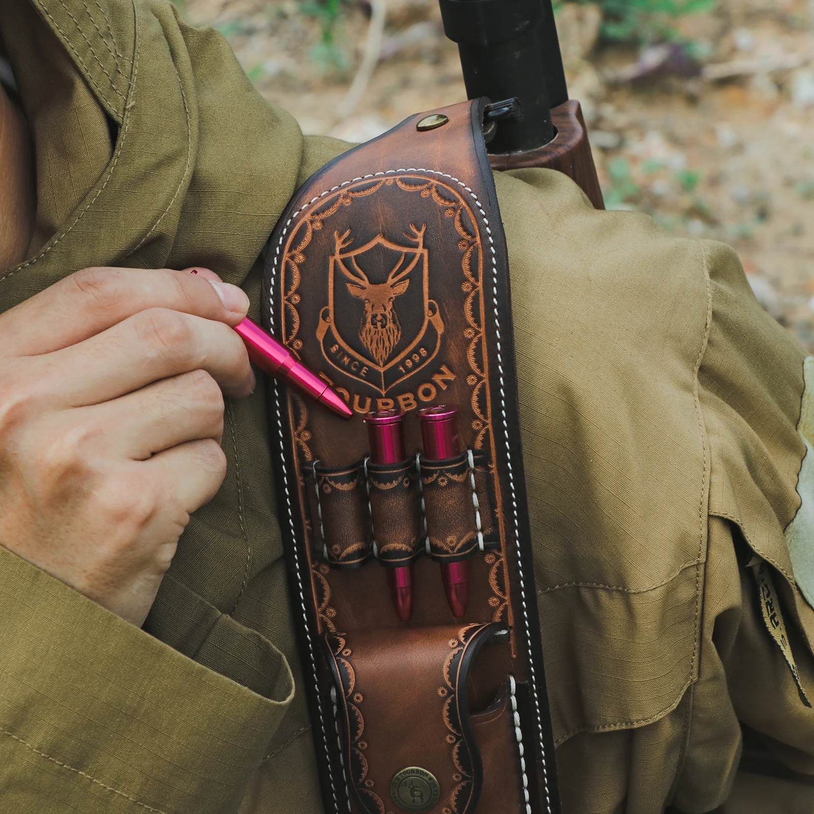 Tourbon Schießsport-Leder-Gewehrriemen Vintage Gewehr-Schulterriemen mit Patronen-Munitionshalter-Tasche und Drehgelenken für Schießen und Jagd Braun – Detail 6