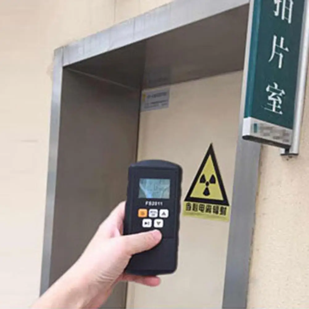 Radiation Alarm Multifunctional Battery Powered Professional LCD Display Geiger Counter Radiation Detector For Hospital