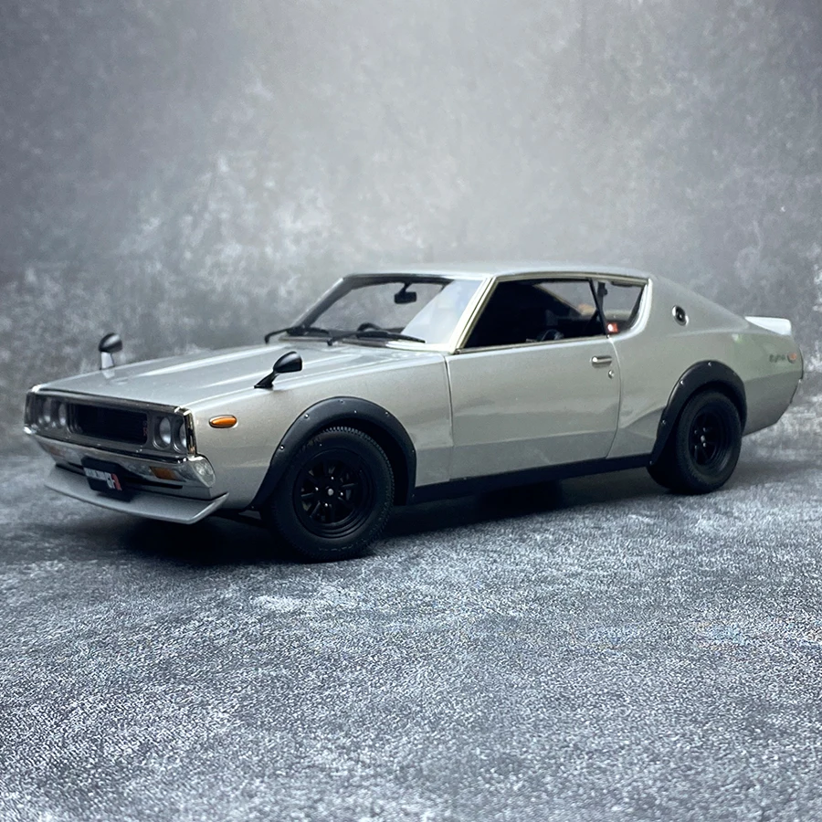 KYOSHO Diecast 1/18 Skyline 2000 KPGC110 alloy car model