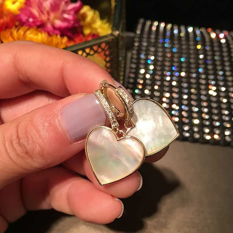 2022 Hot Brand White Fritillaria Love Dirty Earrings Earrings Simple And Generous Fashion Versatile Golden Banquet ExquisiteEar