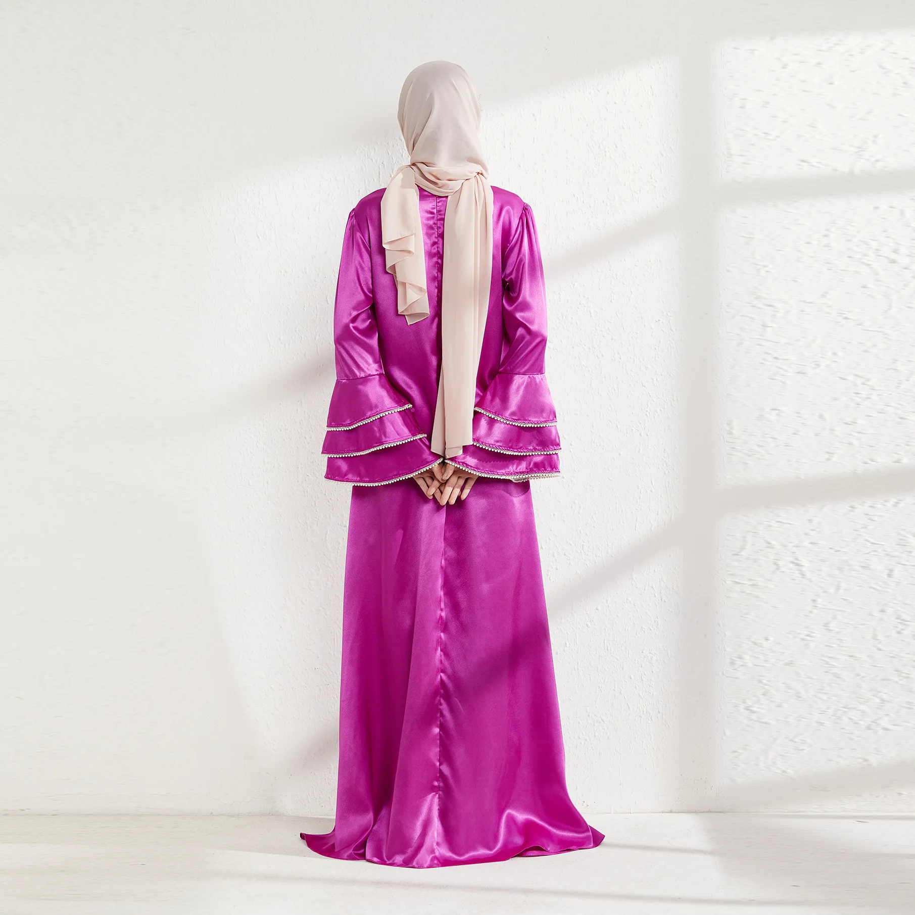 Robe Femme Musulmane 2022 New Ruffle Sleeve Middle East Arab Fashion Beaded Round Neck Loose Dress Abayas For Women
