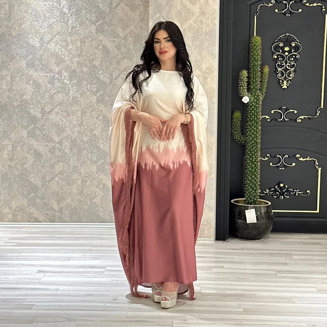 Ramadan Dubai Fledermausärmel O-Ausschnitt Quasten Stilvolle Abaya Muslimische Damenkleider für Frauen Gala – Detail 9