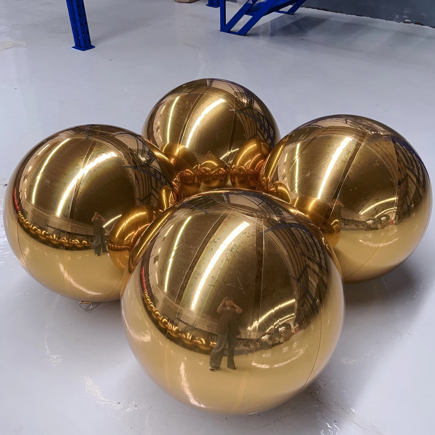 1 Pack Giant Inflatable Mirror Ball Colorful PVC Spheres Set Reusable Metallic Balls For Christmas Party Wedding Backdrop Decor