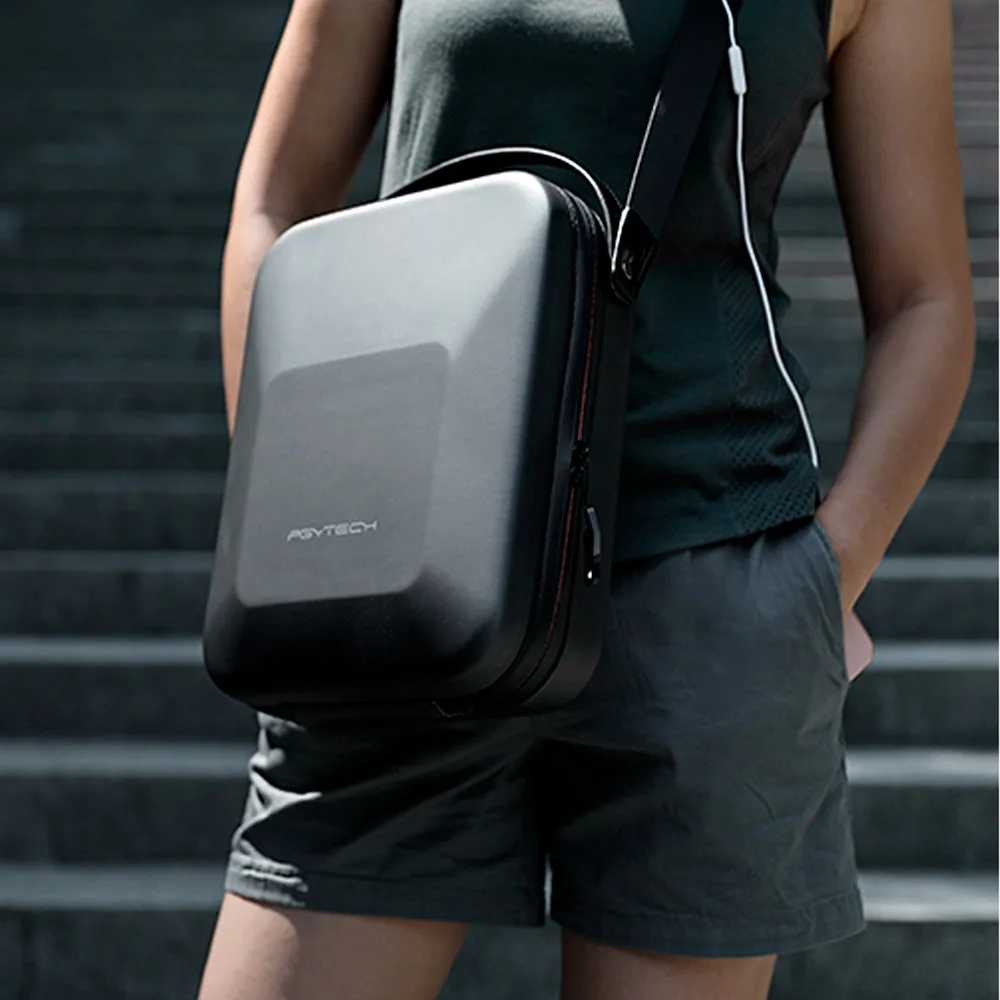 Sac de transport PGYTECH pour DJI Mavic 3 Series, détail des fermetures éclair et des poches extérieures, protection optimale.