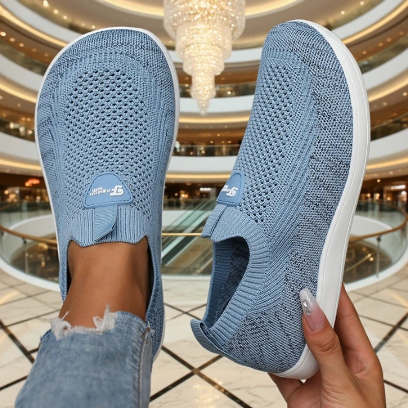 Women's Flat Shoes Breathable Fashionable Lightweight Soft Soled Walking Shoes Lazy Sleeves Solid Color Women's Casual Sneakers