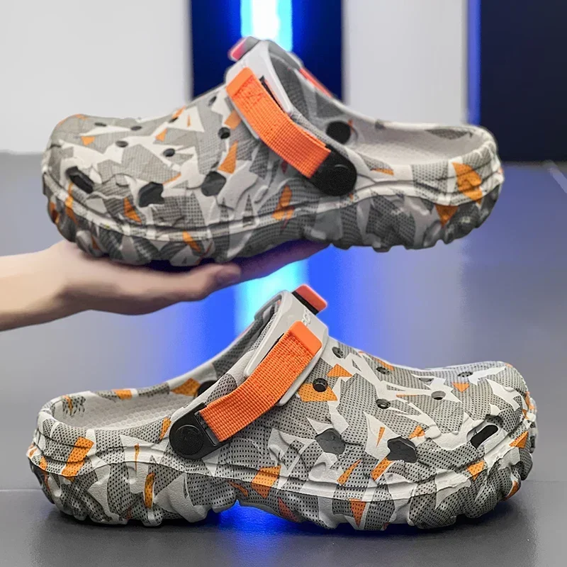 18 New Men's Clogs Slippers Sandal Men Garden Shoes Flat Camouflage Sandals Male Sneakers Outdoor Flip Flops Home Clogs 1