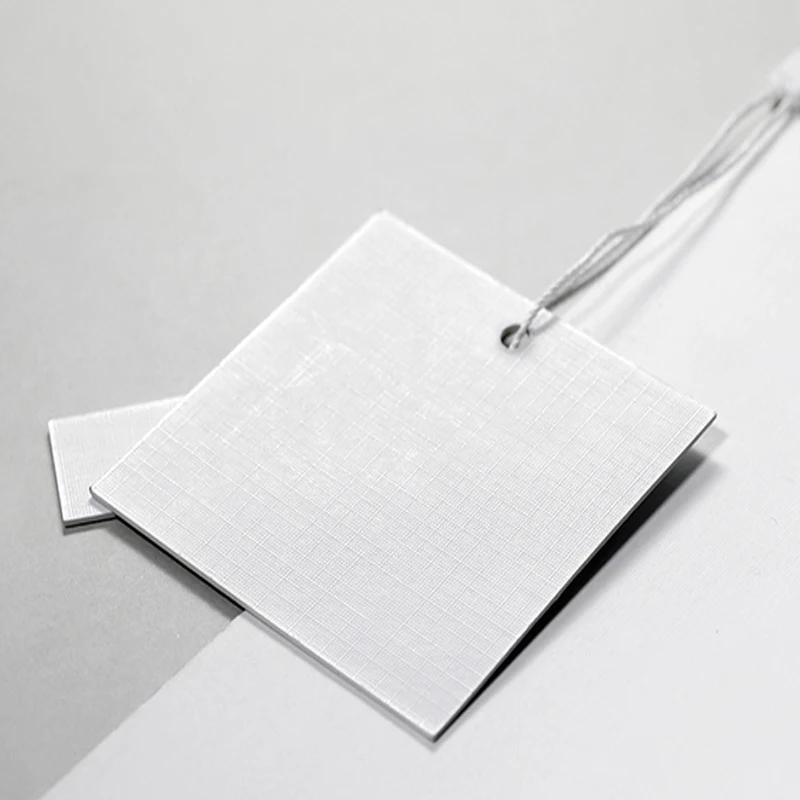 맞춤형 행택 400gsm 코팅 용지 의류 행택 맞춤 인쇄 의류 태그 금색 은색 금박 행택