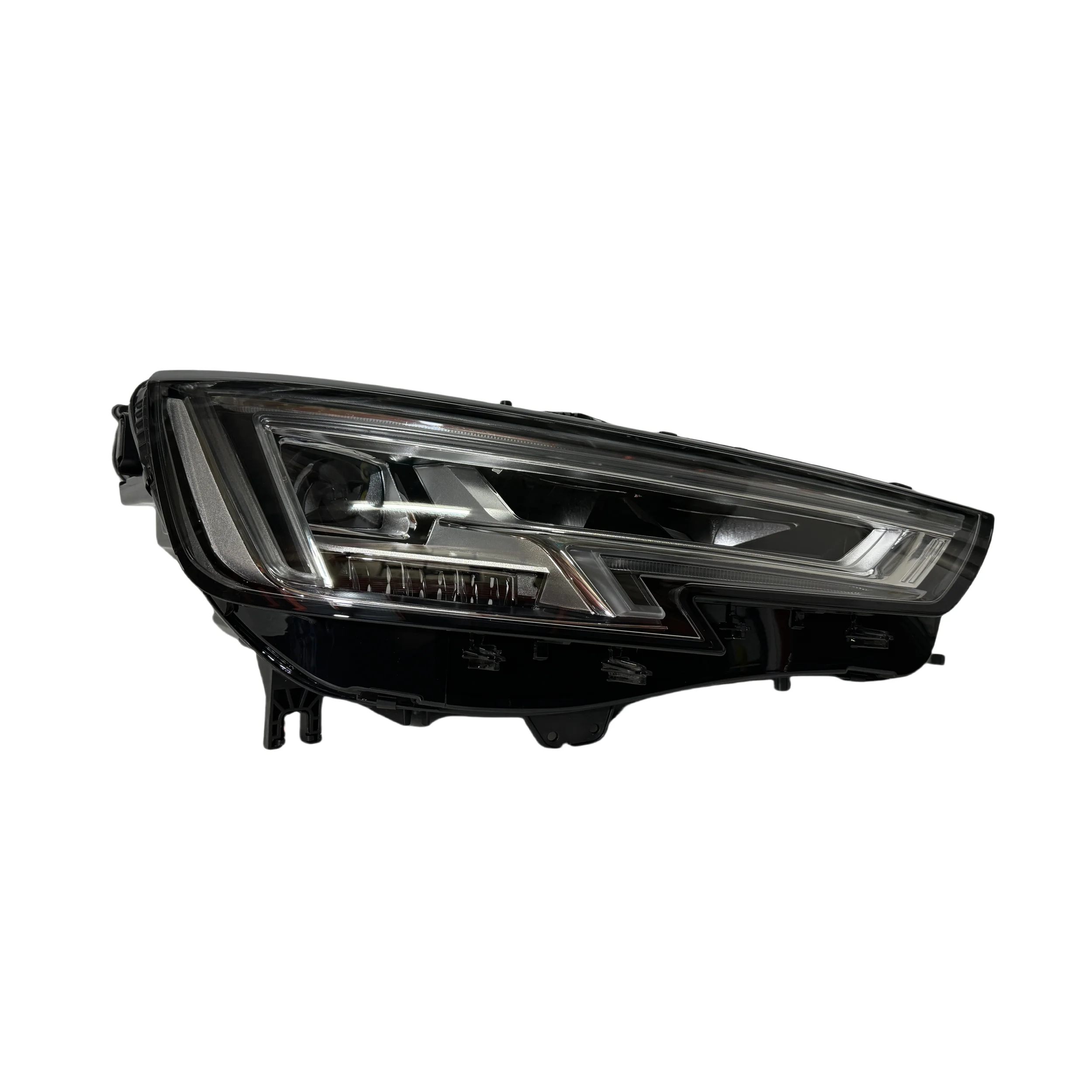 Ampoules LED AUDI A4 B9 Avant (8W5, 8WD) (08.2015 et +) - LED H8/H9/H11 140W Haute Performance