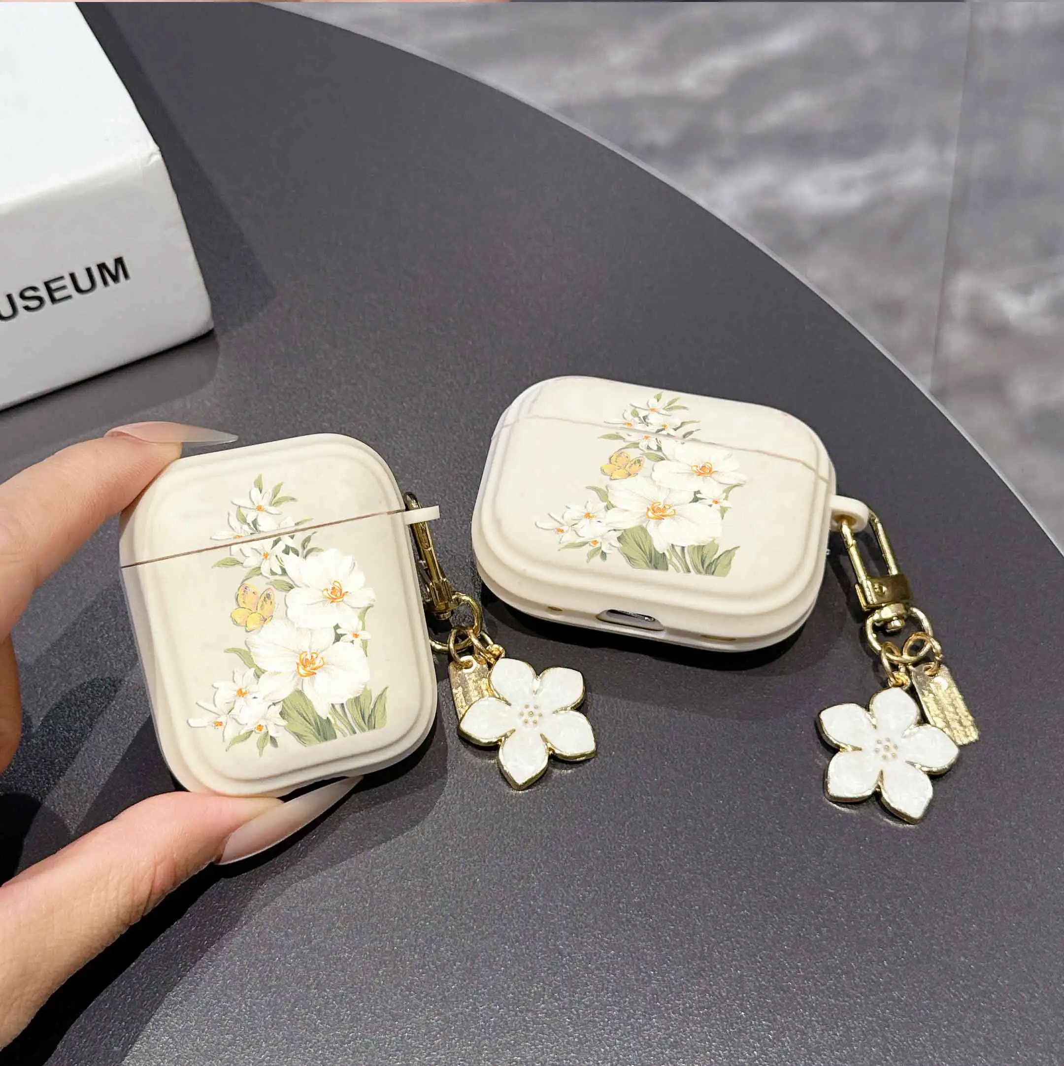 Adorable Protective Headphone Case with Hooks